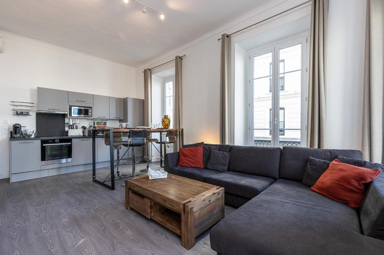 Jean Medecin Av - Large 2 Bdrs Ac Apartment Nizza
